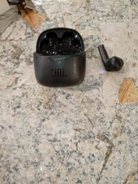 Bezdrôtové slúchadlá JBL Tune Flex TWS s potlačením hluku, čierne, vodoodolný dizajn, Bluetooth, výdrž batérie až 32 hodín, používané 5