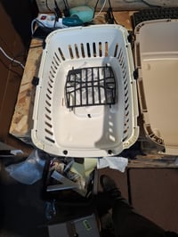 Kerbl Pet Expedion transportni boks 45x30x30 cm krem/taupe plastični za kućne ljubimce — neispravno, djelomično funkcionalno: nedostaje kopča (stanje: vidi 2. sliku) 3