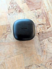 Bezdrôtové slúchadlá Xiaomi Redmi Buds 8 Lite, aktívne potlačenie hluku 42 dB, výdrž batérie 36 hodín, čierne – viditeľne používané 2
