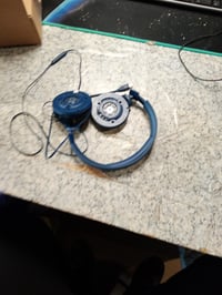 Căști cu fir On-Ear JBL Tune 520C albastre — defecte, partea stângă — defectă, pentru piese: balama stângă ruptă (stare: vezi a 2-a fotografie) 2