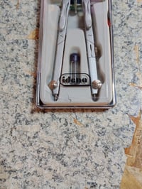 Compas cu reglare rapidă Idena 20063 cu etui și mine de rezervă, argintiu/albastru - Capacul cutiei crăpat, produs funcțional (stare: vezi a 2-a imagine) 3