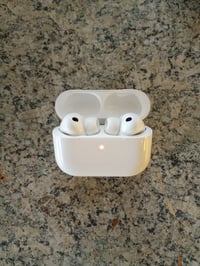 Apple AirPods Pro 3 vezeték nélküli fülhallgató aktív zajszűréssel, szívritmus-mérővel, hallókészülék funkcióval, Bluetooth, 3D Audio 3