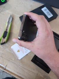 Smartfón Samsung Galaxy S22+ 5G 256GB čierny SM-S906BZKGEUB – chybný, na náhradné diely: nezapne sa, rozbitý (stav: pozri 2. obrázok) 5
