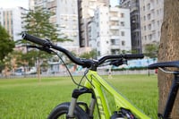 Corki MTB Kormány 31.8mm - Alumínium Könnyű Kerékpár Kormány 720/780mm - Fekete/Szivárvány Riser Bar Hegyikerékpárhoz, Országúti Biciklihez 2