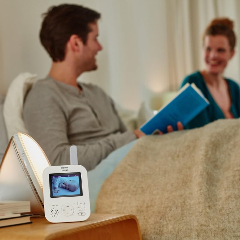 Philips Avent SCD833/26 Bébiőr Kamerával - Éjjellátó, 2,7" Színes Kijelző, 10 Órás Akkumulátor, Eco Mód, FHSS Technológia, Fehér