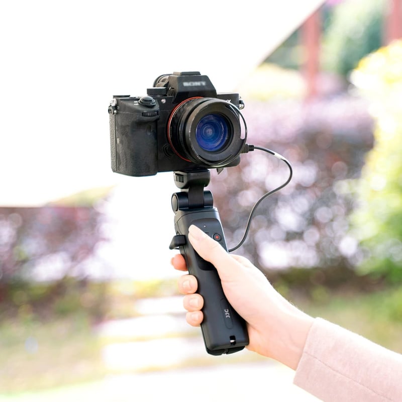 Sony kamera markolat és mini állvány távirányítóval - Kompatibilis a1, a7 IV, ZV-1, RX100 sorozattal