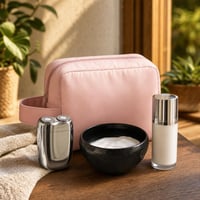 Dokonalé oholenie: 1× yoose mini holiaci strojček + 1× keramická miska + 1× cestovná taštička + 1× krém 1