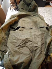 Geacă de damă Fjällräven Karla Hydratic, culoarea Deep Forest, mărimea M, jachetă impermeabilă cu glugă, stare uzată 4