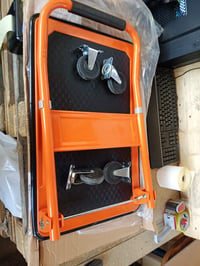 Cărucior de platformă pliabil BLACK+DECKER BXWT-H303, capacitate 80 kg, 60x40x80,5 — roți uzate și zgârieturi (stare: vezi poza a 2-a) 2