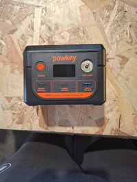 Prenosná nabíjacia stanica Powkey S99 30000 mAh 96 Wh LiFePO4 100 W USB-C LED – chybná, na náhradné diely: Na nič nereaguje (stav: pozri 2. obrázok) 2