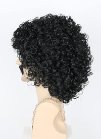 Topcosplay 3 db-os Férfi Paróka Szett - 70-es Évek Diszkó Afro Göndör Haj, Nyaklánccal és Bajusszal - Fekete, Hőálló Műhaj Jelmezekhez 5