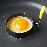 Tapadásmentes szilikon omlettforma szett 4 alakban, hővédővel 6