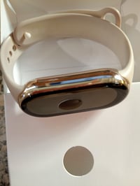 Brățară fitness Xiaomi Smart Band 8, auriu șampanie, AMOLED 1,62" — conector de încărcare murdar (stare: vezi a 2-a imagine) 4