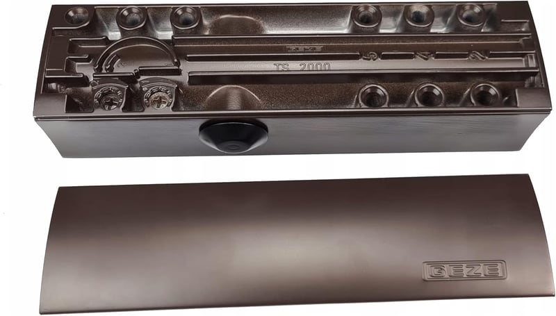 GEZE TS 2000 V BC barna karos ajtócsukó 1250 mm-es szárnyakhoz, szerelőlappal