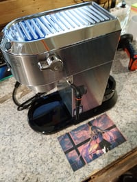Pákový kávovar De'Longhi Dedica Style EC685.M — Telo kávovaru 2