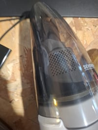 Aspirator de mână cu acumulator Severin HV 7146 4 în 1, pentru umed-uscat, 650 ml, autonomie 30 minute, perie Turbo, alb-gri-roșu 4