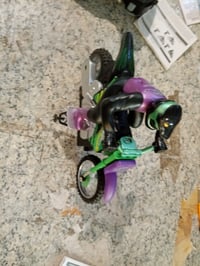 RC motorka na diaľkové ovládanie LEXIBOOK Crosslander RC18LXB vo fialovej farbe, 12 km/h — bez bočných chráničov a nabíjačky (stav: pozri 2. obrázok) 3