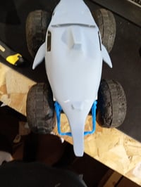 Monster Jam Megalodon Storm RC távirányítós amfibius monster truck cápa dizájn 1:15 méretarány szárazföldre és vízre 4 éves kortól 3