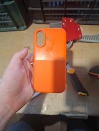 Odolný kryt Beats iPhone 16 s MagSafe vo farbe Nevada Orange, s textilným a matným povrchom — na obale je škrabanec (stav: viď 2. obrázok) 3