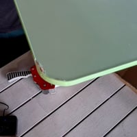 Masă pliabilă pentru laptop Relaxdays pentru pat și canapea, 26x63x40 cm — Defect în apropierea colțurilor produsului (stare: vezi a 2-a imagine) 2