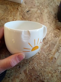 Villeroy & Boch With Love Hello Sunshine bijela šalica za kavu, vrhunski porculan — okrhnut dio šalice kod logotipa (stanje: vidi 2. sliku) 2
