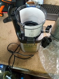AMZCHEF Slow Juicer hidegpréses gyümölcs- és zöldségcentrifuga, 120 — alkatrésznek / bontóra: nem kapcsol be (állapot: lásd a 2. képet) 2