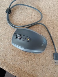 Logitech MX Anywhere 2S bežični Bluetooth miš, kompaktan ergonomski dizajn, povezivanje s više uređaja, rabljeno 3