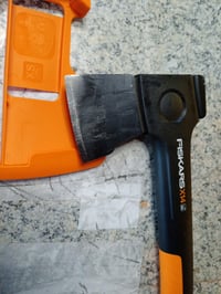 Toporișcă universală Fiskars X-Series X14 mărimea XS 35,5 cm negru-portocaliu, greutate cap 529 g, utilizată pentru tăierea crengilor și despicarea lemnelor de foc 3