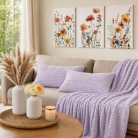 Nappaliújító dekorcsomag: 2 db párnahuzat + pléd + 2 db váza + 3 részes falikép + vaníliás gyertya 1