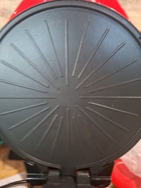 Aparat de făcut pizza Princess 115007 – 32 cm, reglabil — defect, funcționează parțial: capacul mecanismului de deschidere-închidere este rupt (stare: vezi imaginea nr. 2) 3