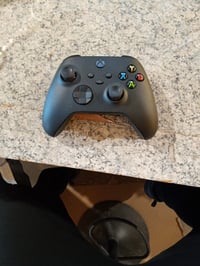 Xbox Wireless Controller vezeték nélküli gamepad — hibás, részben működik: gyengén érzékelő jobb felső gomb (állapot: lásd a 2. képet) 2