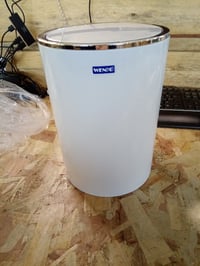 Kozmetický odpadkový kôš WENKO Inca s výkyvným vekom, 5 litrov, biely, plast bez obsahu BPA, Ø 18,5 x 25,5 — použitý (stav: pozri 2. obrázok) 2