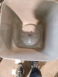 Lechuza Quadro Premium LS 50 posuda za cvijeće sa sustavom samonavodnjavanja, taupe visoki sjaj, 50 cm, za unutarnje prostore, rabljeno stanje 4