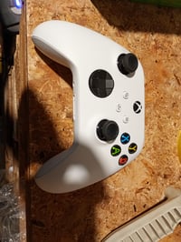 Xbox Wireless Controller Robot White vezeték nélküli kontroller — hibás, részben működik: LB gomb nem működik (állapot: lásd a 2. képet) 2