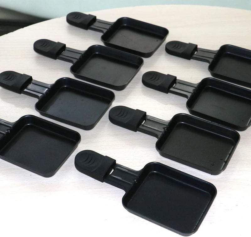 Hengbo 8 részes mini raclette serpenyő szett tapadásmentes bevonattal