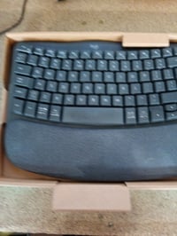 Logitech Wave Keys vezeték nélküli ergonomikus billentyűzet csuklótámasszal, grafitszürke, US QWERTY kiosztás, használt 3
