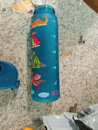 Fľaša na vodu Ion8 odolná proti vytečeniu 500 ml, motív draka, otváranie jednou rukou, bez obsahu BPA, vhodná do umývačky riadu, uzamykateľná — používaná (stav: pozri 2. obrázok) 4