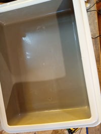 Toaletă deschisă pentru pisici Aimé cu margine și lopățică, taupe, 44x34x11 cm, ușor de curățat — zgâriată la bază, utilizată (stare: vezi a 2-a imagine) 3