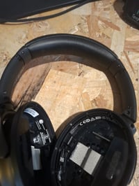 Bose QuietComfort SC Bluetooth slušalice s uklanjanjem buke — neispravne, za dijelove: nedostaju jastučići za uši i unutarnja zaštitna tkanina (stanje: vidi 2. sliku) 4