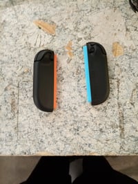 Pereche de controllere Nintendo Joy-Con 2, stânga bleu și dreapta — defecte, pentru piese: buton joystick smuls, drift (stare: vezi a 2-a poză) 5