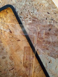 Protector de ecran din sticlă securizată NEW'C pentru iPhone 16 6,1" 2 buc + cameră — defect, funcționează parțial: 2 bucăți de sticlă securizată sunt sparte (stare: vezi a 2-a poză) 2