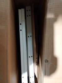 Birou vidaXL alb din lemn prelucrat, 140x50x77 cm, cu 6 sertare — defect, pentru piese: lipsește placa A2 (stare: vezi a 2-a imagine) 2