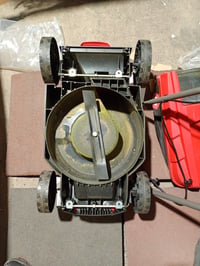 Akumulátorová kosačka Einhell GE-CM 18/33 Li Kit, Power X-Change 18V, šírka záberu 33 cm, bezuhlíkový motor, 30 l zberný kôš, výška kosenia 25–65 mm 3