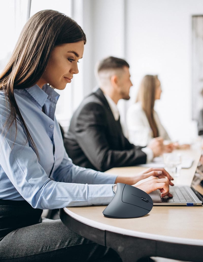TECKNET Ergonomikus Vezeték Nélküli Függőleges Egér, 4800 DPI, 6 Gombos, Kényelmes Csuklótámasz, PC/Laptop/Mac Kompatibilis, Szürke