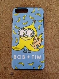 Husă de protecție cu model de banane Minions Bob și Tim pentru iPhone 7 Plus și 8 Plus, fundal albastru, stare uzată 2