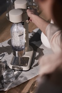Aarke Carbonator 3 aparat za gaziranje vode od nehrđajućeg čelika s 2 boce bez BPA, boja pijeska 4