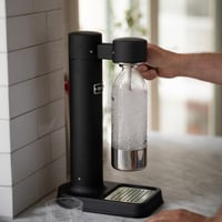 Aarke Carbonator 3 aparat za gaziranje vode, nehrđajući čelik, crna izvedba, s bocom od 800 ml od PET plastike bez BPA, kompatibilan sa Sodastream 60L cilindrima 2