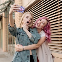 iPhone 12/12 Pro Átlátszó Ütésálló Szilikon Tok Csíkos Mintával 7