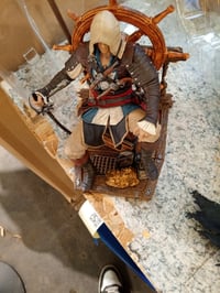 Ubisoft Assassin's Creed Black Flag Resynced Collector Edition PS5 zberateľská edícia – zlomená figúrka, inak v poriadku (stav: viď 2. obrázok) 7