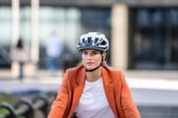 Cyklistická prilba ABUS Aduro 3.0 – Športová mestská prilba pre mužov a ženy, biela, veľkosť L 7